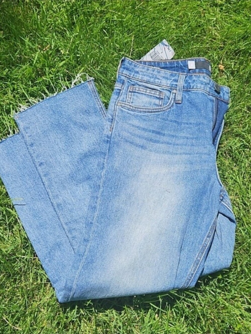 NWT!!! KUT Mom Jeans, Frayed/Distressed Crop Leg, Size 8